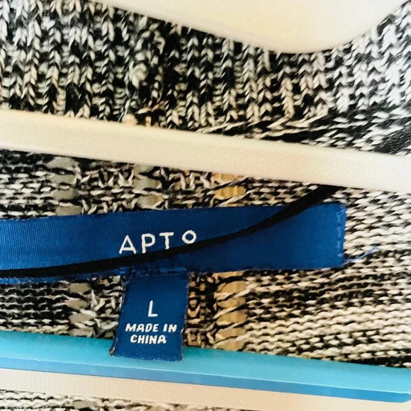 Large Apt 9 cardigan - Picture 2 of 2